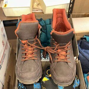 NWT  WITHOUT  BOX Baretraps Men's Chambers Water Resistant Lace up Boots